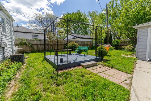 23636 Beverly Street, Saint Clair Shores, MI 48082