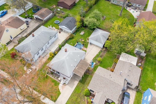 23636 Beverly Street, Saint Clair Shores, MI 48082