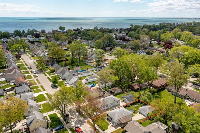 23636 Beverly Street, Saint Clair Shores, MI 48082
