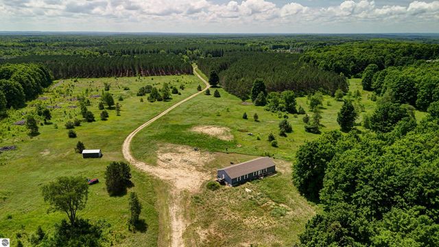 303 Westwood Road, Nw, Alden, MI 49612