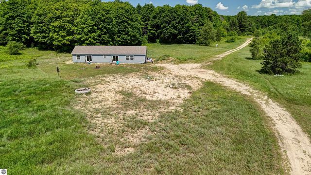 303 Westwood Road, Nw, Alden, MI 49612