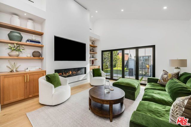 328 Westbourne Drive, West Hollywood, CA 90048