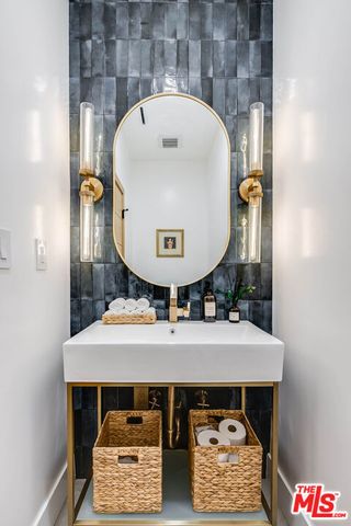 328 Westbourne Drive, West Hollywood, CA 90048