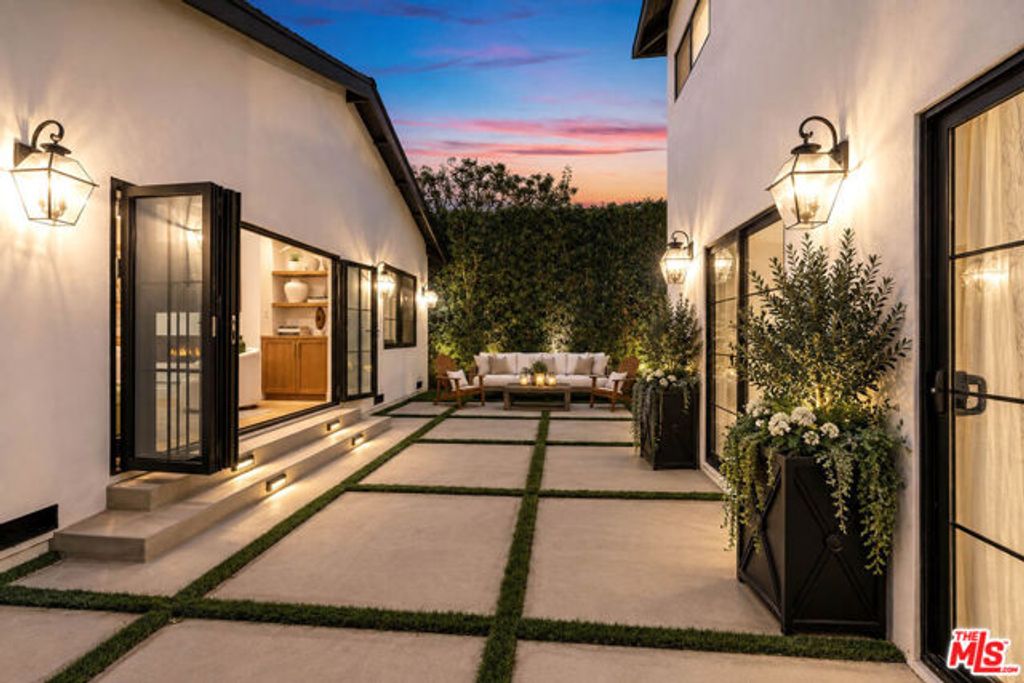 328 Westbourne Drive, West Hollywood, CA 90048