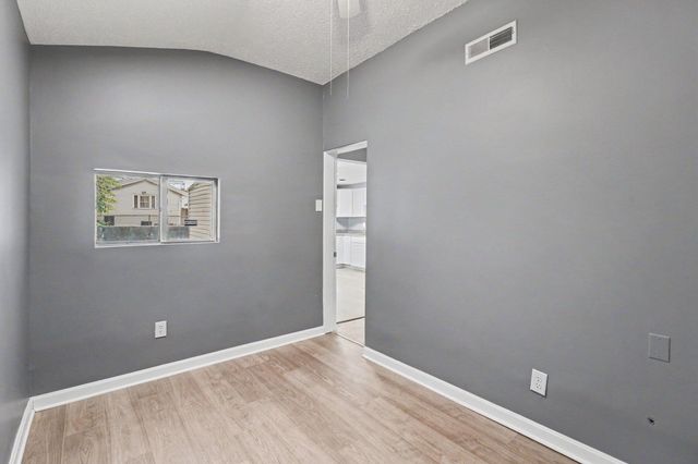 130 4th Avenue, Dayton, KY 41074