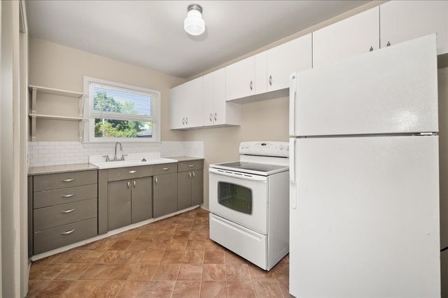 1317 E 33rd Ave, Spokane, WA 99203