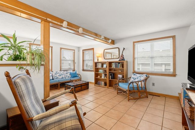 75 Pilgrim Ave, Wareham, MA 02571