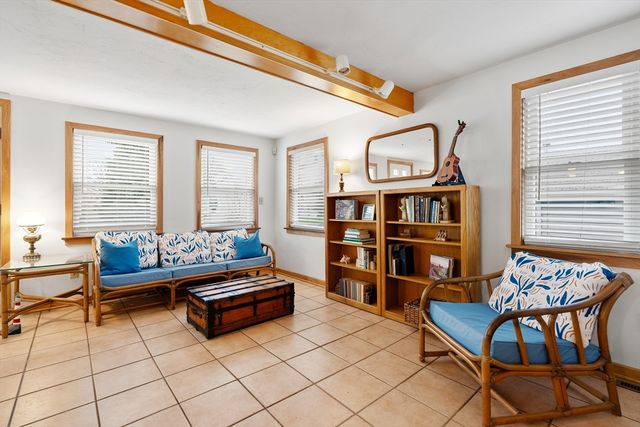 75 Pilgrim Ave, Wareham, MA 02571