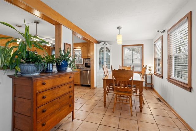 75 Pilgrim Ave, Wareham, MA 02571