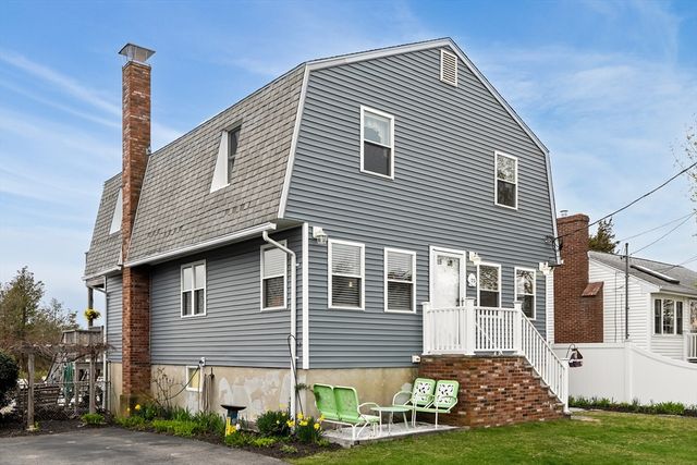 75 Pilgrim Ave, Wareham, MA 02571