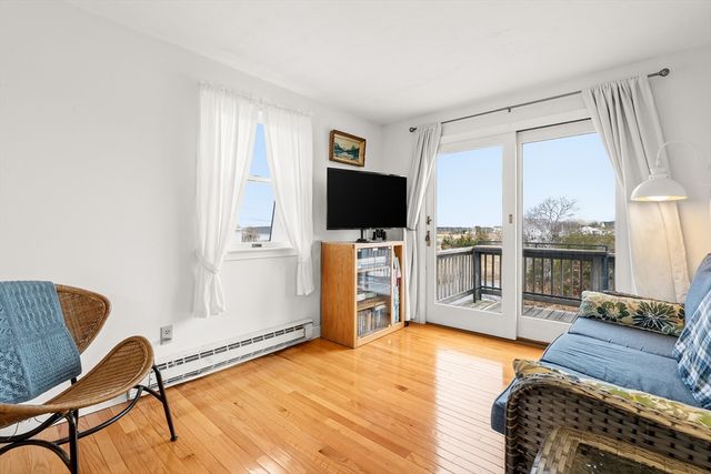 75 Pilgrim Ave, Wareham, MA 02571