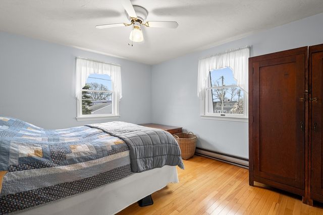 75 Pilgrim Ave, Wareham, MA 02571