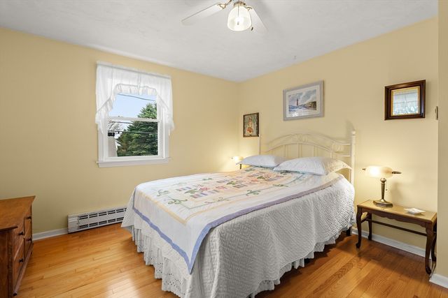 75 Pilgrim Ave, Wareham, MA 02571