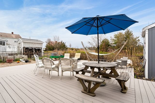 75 Pilgrim Ave, Wareham, MA 02571