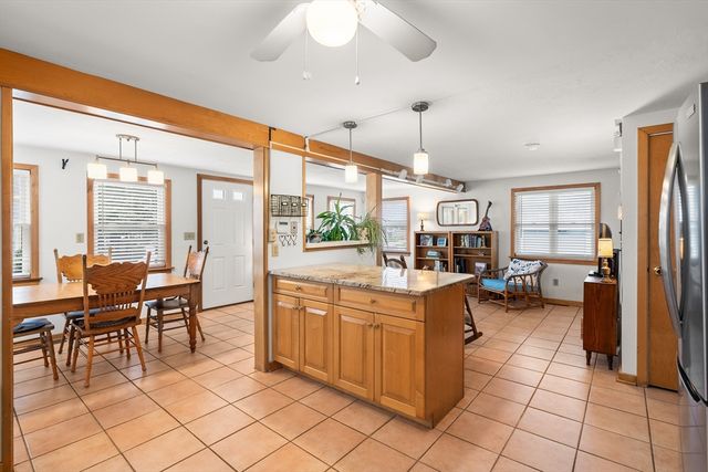 75 Pilgrim Ave, Wareham, MA 02571