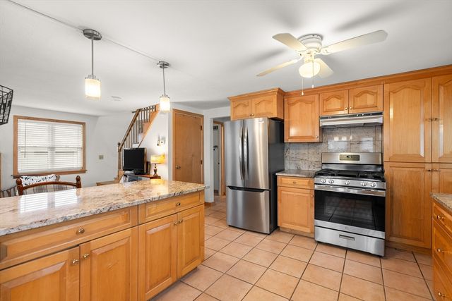 75 Pilgrim Ave, Wareham, MA 02571