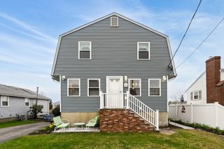 75 Pilgrim Ave, Wareham, MA 02571