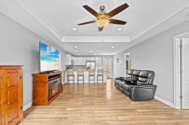 137 Meadow Park Ct, Mt Washington, KY 40047