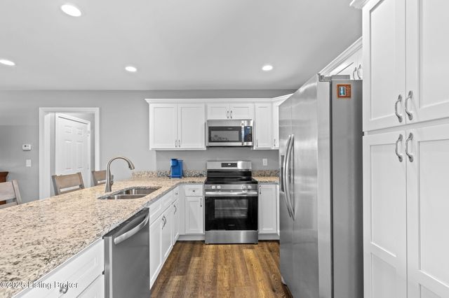 137 Meadow Park Ct, Mt Washington, KY 40047