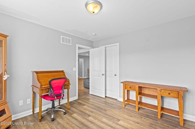 137 Meadow Park Ct, Mt Washington, KY 40047