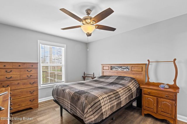 137 Meadow Park Ct, Mt Washington, KY 40047