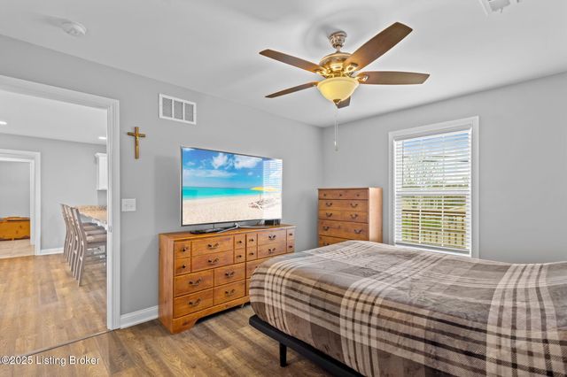 137 Meadow Park Ct, Mt Washington, KY 40047