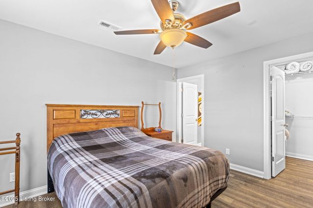 137 Meadow Park Ct, Mt Washington, KY 40047