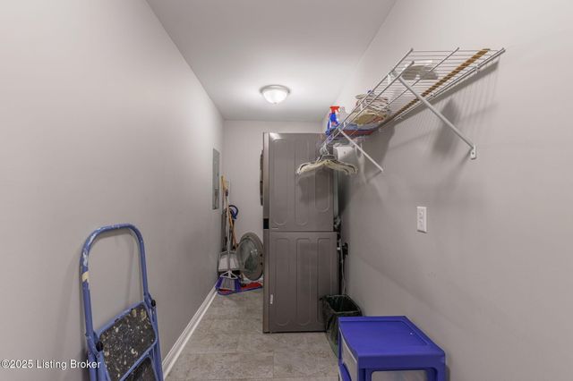 137 Meadow Park Ct, Mt Washington, KY 40047