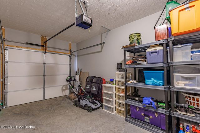 137 Meadow Park Ct, Mt Washington, KY 40047