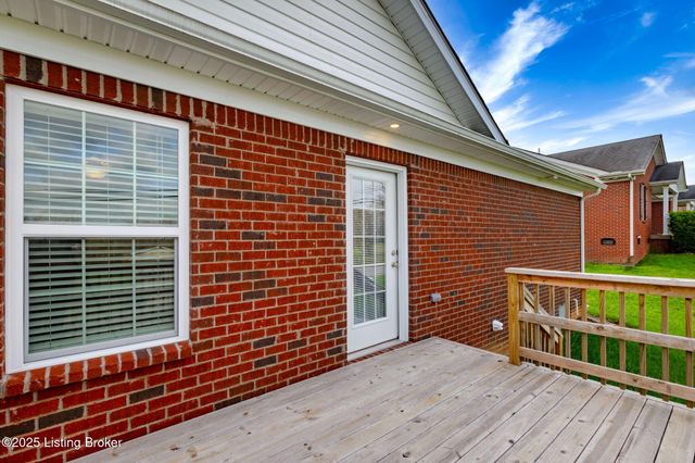 137 Meadow Park Ct, Mt Washington, KY 40047