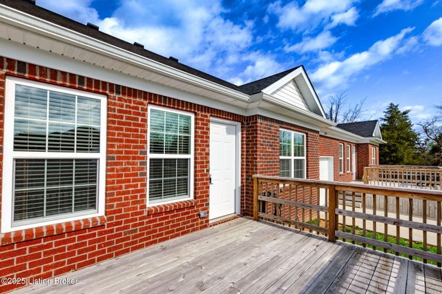 137 Meadow Park Ct, Mt Washington, KY 40047