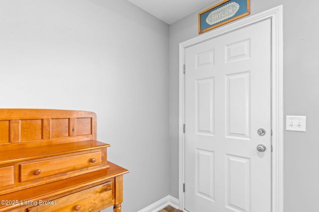 137 Meadow Park Ct, Mt Washington, KY 40047