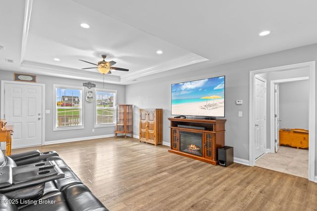 137 Meadow Park Ct, Mt Washington, KY 40047