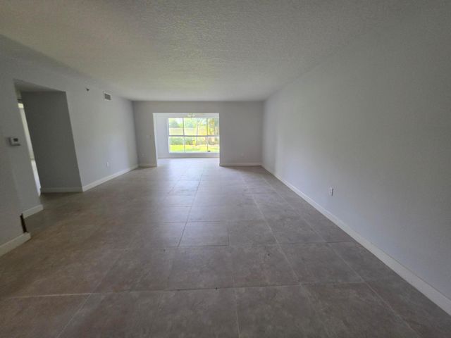 5951 REGAL GLEN Drive 104, Boynton Beach, FL 33437