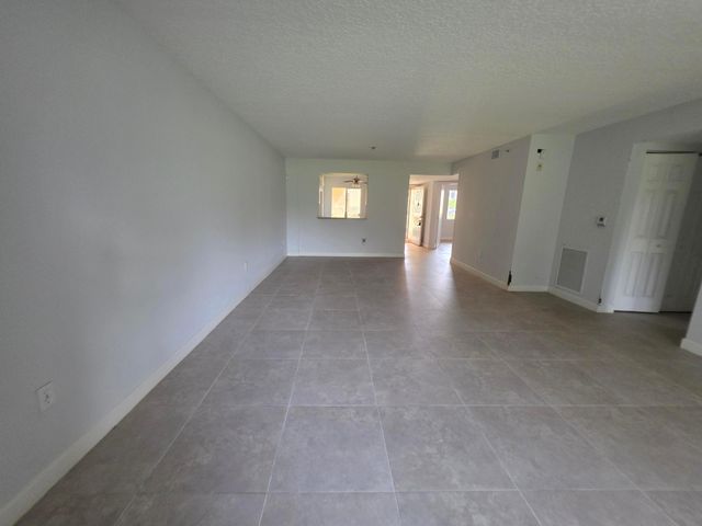 5951 REGAL GLEN Drive 104, Boynton Beach, FL 33437
