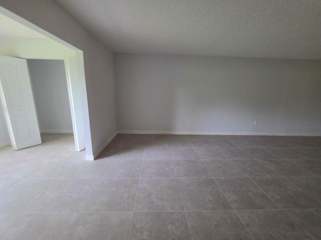 5951 REGAL GLEN Drive 104, Boynton Beach, FL 33437