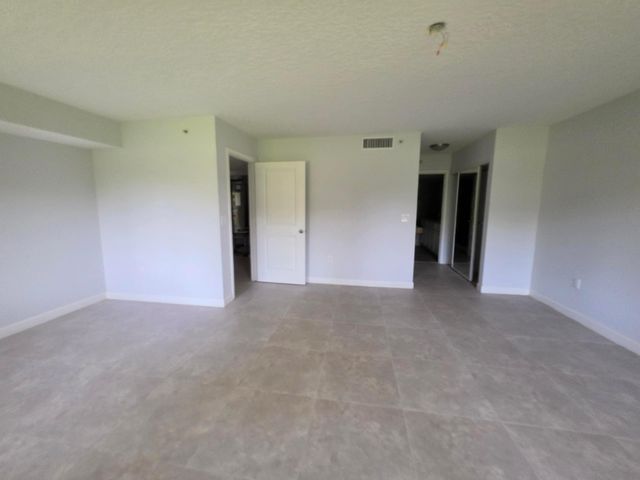 5951 REGAL GLEN Drive 104, Boynton Beach, FL 33437
