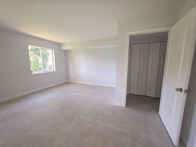 5951 REGAL GLEN Drive 104, Boynton Beach, FL 33437