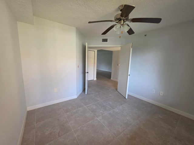 5951 REGAL GLEN Drive 104, Boynton Beach, FL 33437