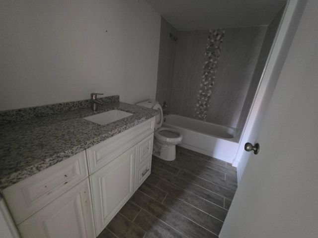 5951 REGAL GLEN Drive 104, Boynton Beach, FL 33437