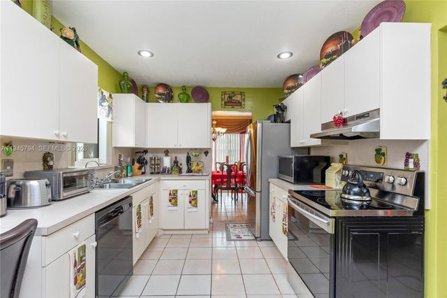 15244 SW 108th Ct, Miami, FL 33157