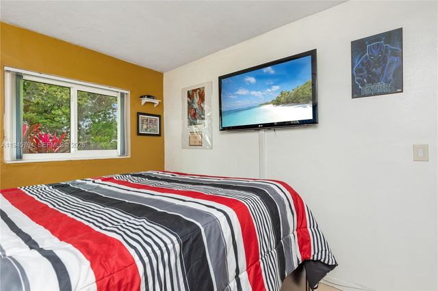 15244 SW 108th Ct, Miami, FL 33157