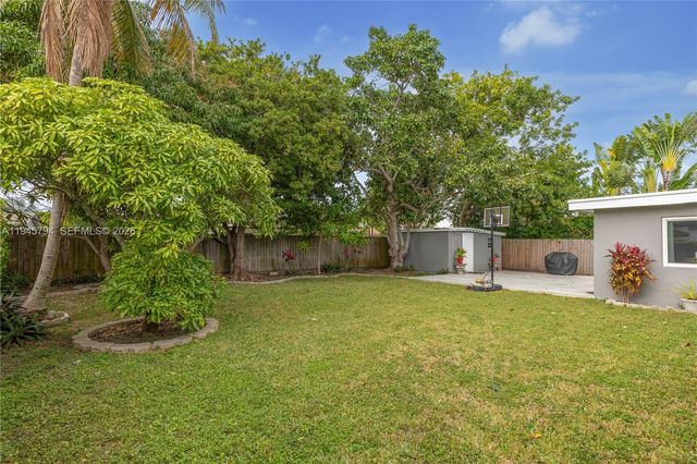 15244 SW 108th Ct, Miami, FL 33157