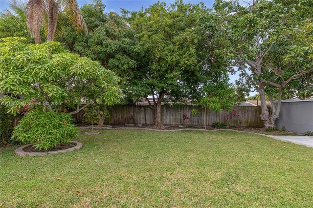 15244 SW 108th Ct, Miami, FL 33157