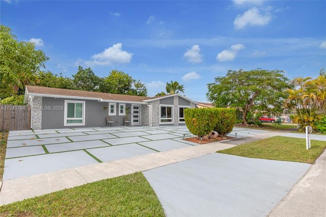 15244 SW 108th Ct, Miami, FL 33157