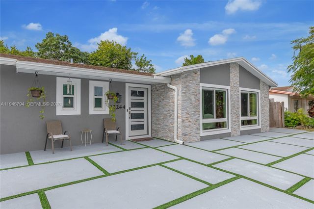 15244 SW 108th Ct, Miami, FL 33157