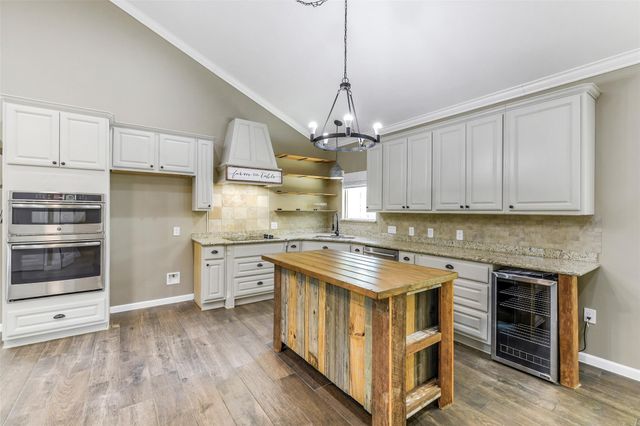 212 County Road 2202, Cleveland, TX 77327