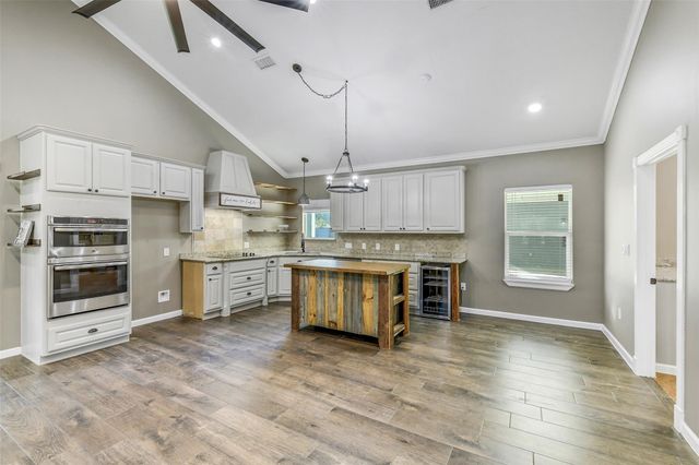 212 County Road 2202, Cleveland, TX 77327