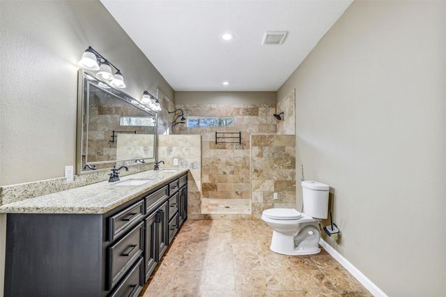 212 County Road 2202, Cleveland, TX 77327