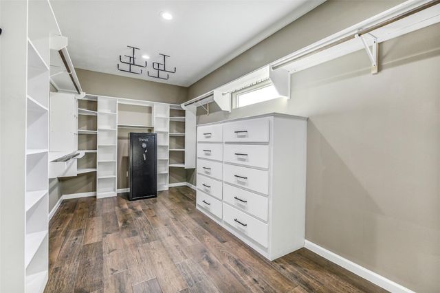 212 County Road 2202, Cleveland, TX 77327